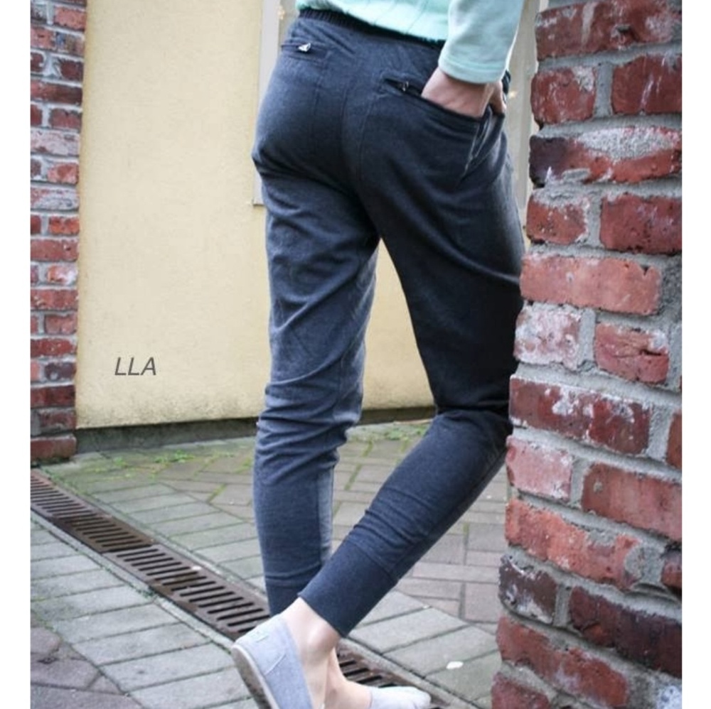 FIRM!!! Lululemon Happy Yin Year Sweatpant